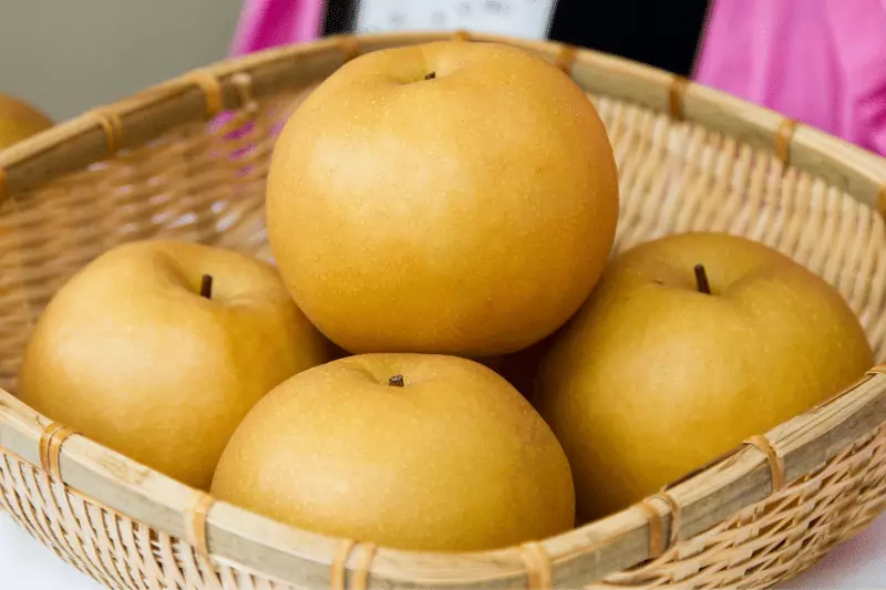a fruit names- Asian pears fruit